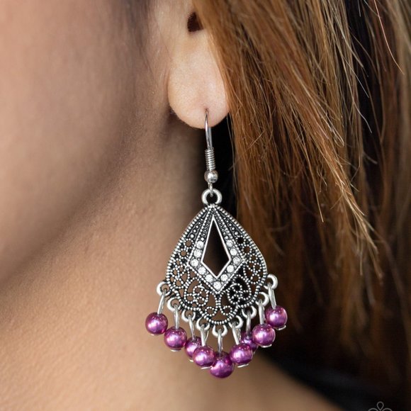 Gracefully Gatsby - Picture 2 of 2